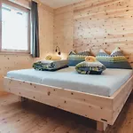 Hiasl Zirbenhuette Locanda *