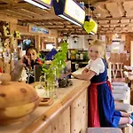 Hiasl Zirbenhuette * Hochrindl