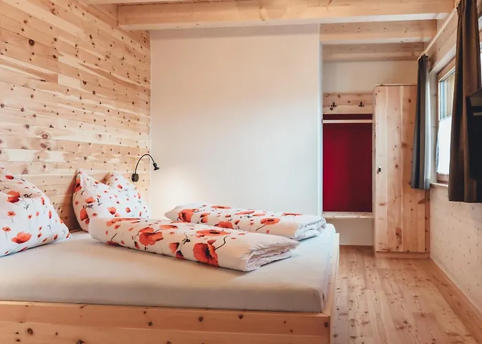 Gasthof Hiasl Zirbenhuette *