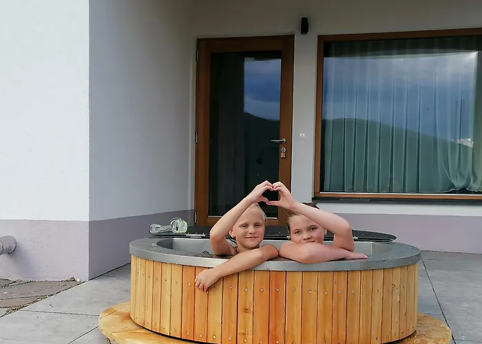 Gasthof Hiasl Zirbenhuette Hochrindl